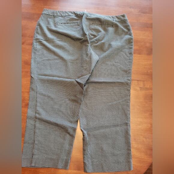 Liz Claiborne 22W black and white slacks - Picture 2 of 4